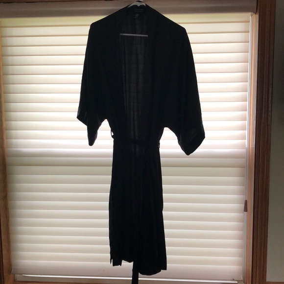 Victoria's Secret Other - Victoria’s Secret M/L robe
